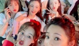 吃瓜娱乐小蓝姐姐视频,带你领略娱乐圈幕后故事