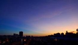 彩霞在线观看的,云端绽放的浪漫传奇